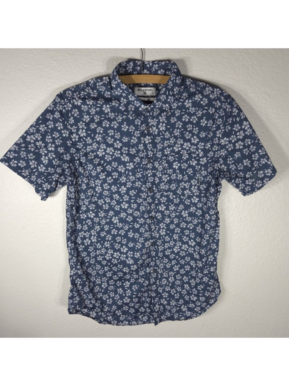 Billabong Tailored Fit S Mens Navy Blue Floral Short Sleeve Button Down Shirt